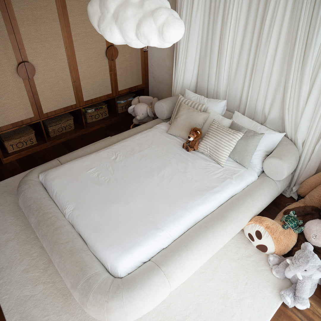 Cama estofada em tecido cinza