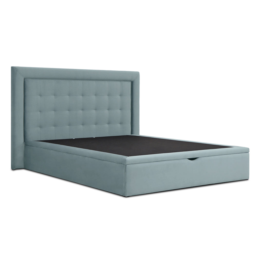 Cama completa com arrumação