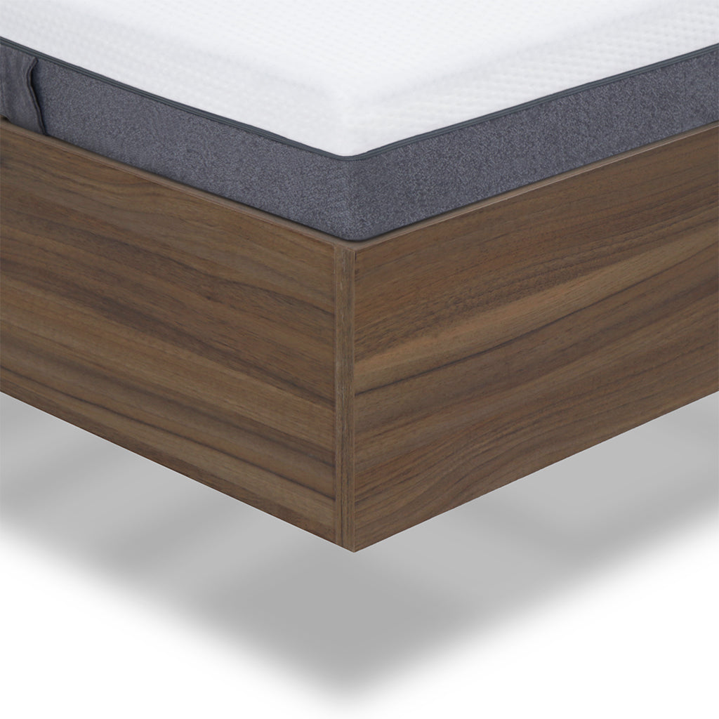 Cama em madeira com colchão emma