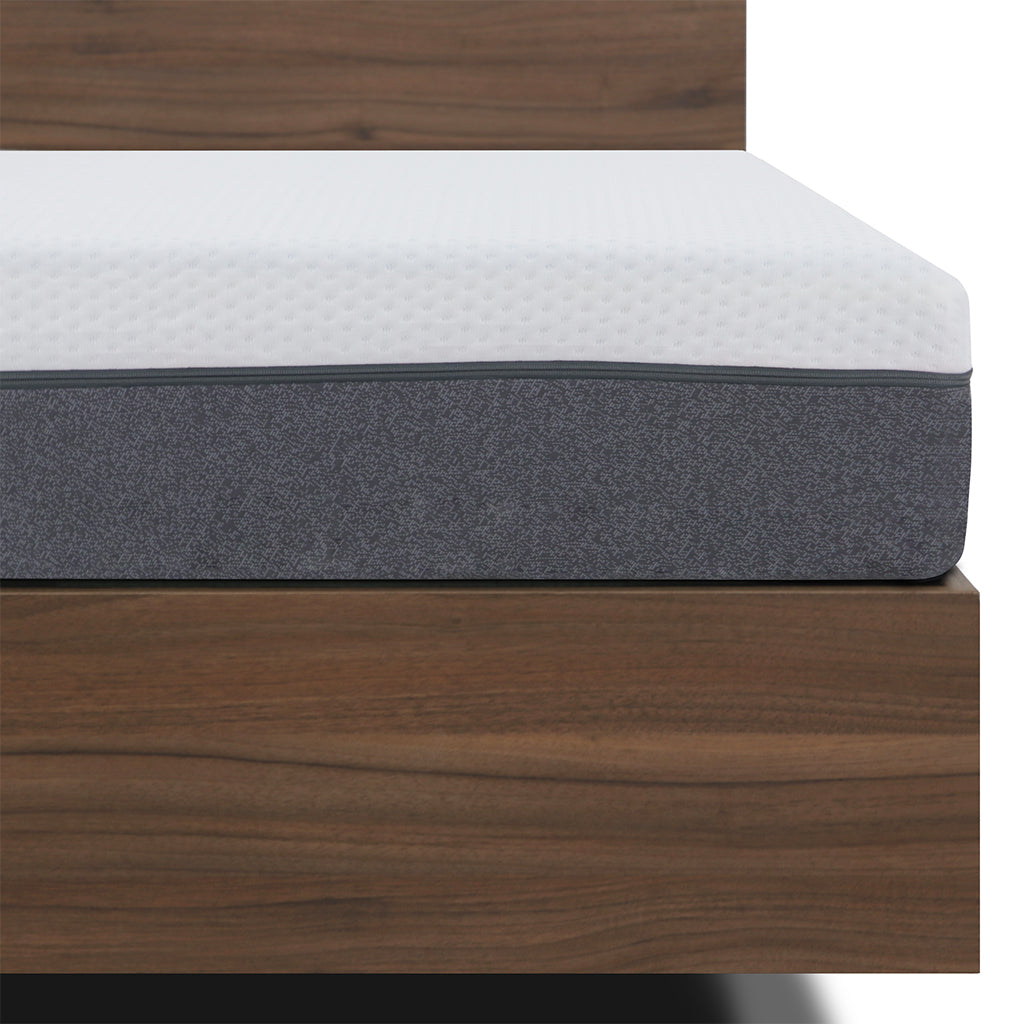 Cama em madeira com colchão emma