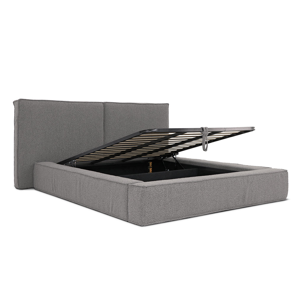 Cama com arrumação em tecido boucle