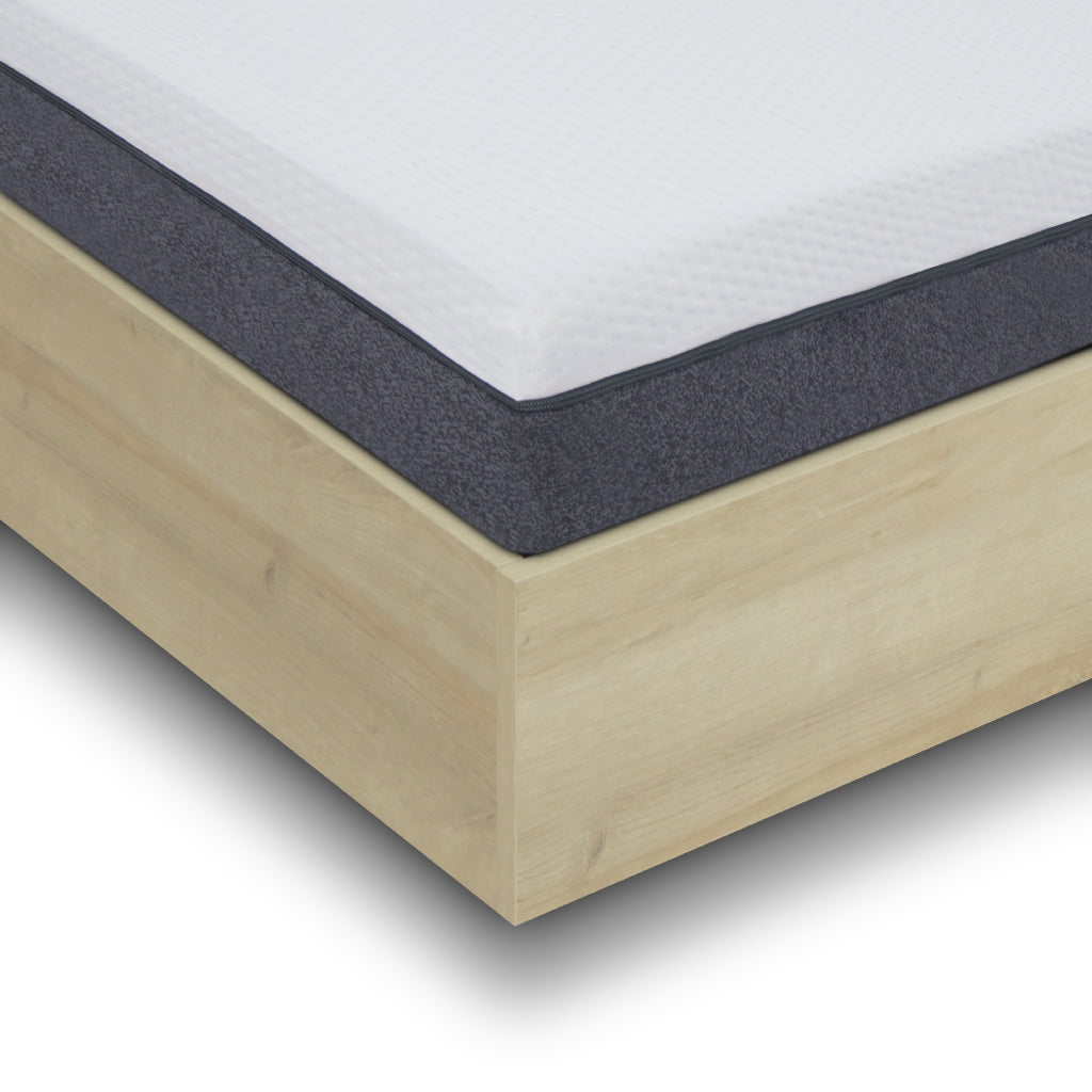 Cama em madeira com colchão emma