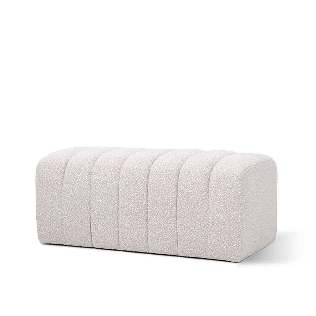 Banqueta puff em tecido boucle