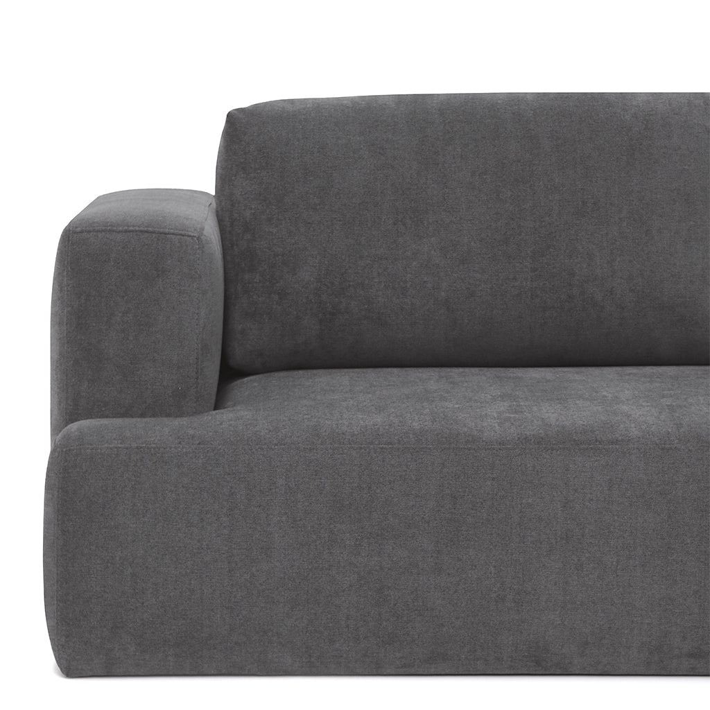 Sofá Blazer com chaise longue em tecido claro, design moderno e minimalista para sala contemporânea
