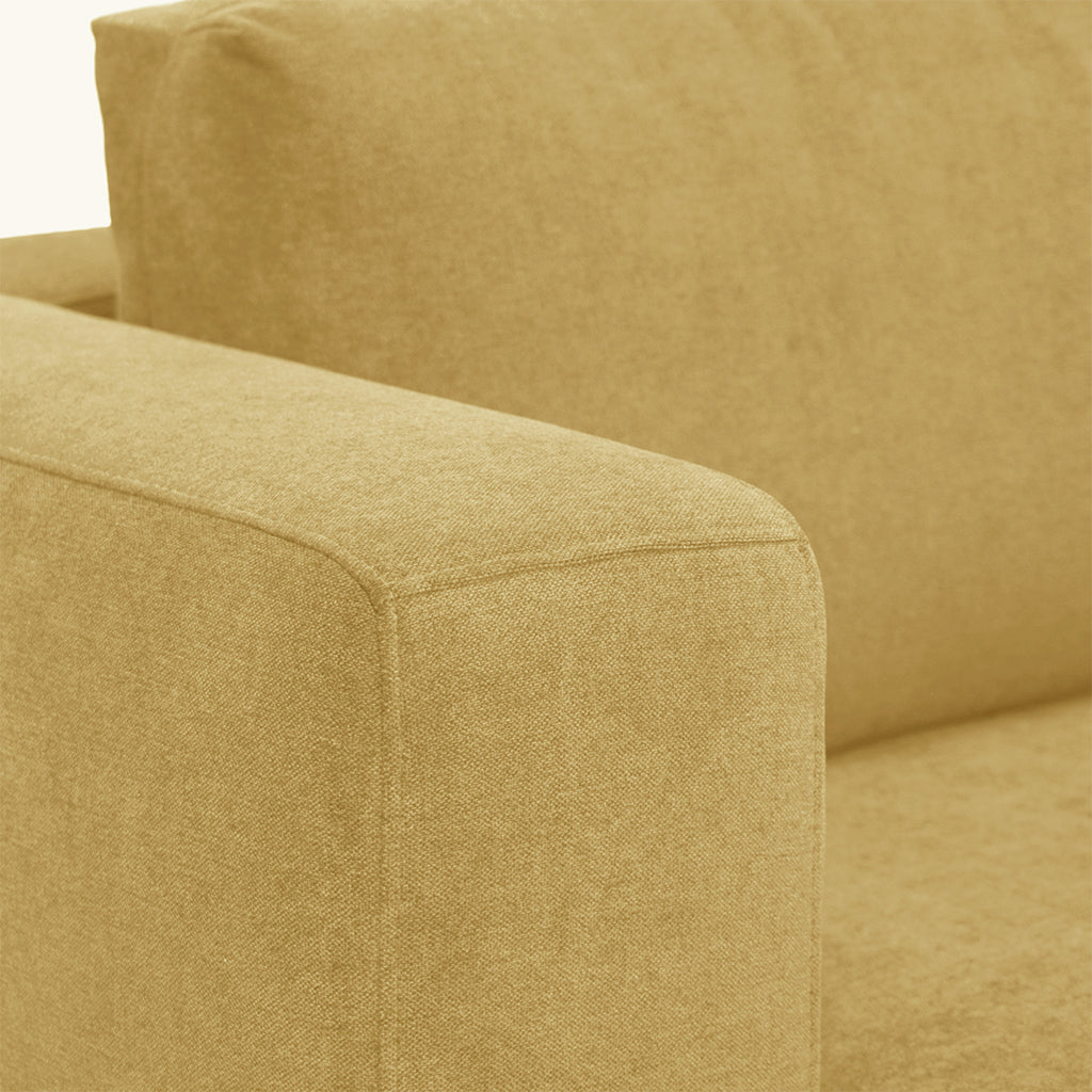 Sofá Blazer com chaise longue em tecido claro, design moderno e minimalista para sala contemporânea