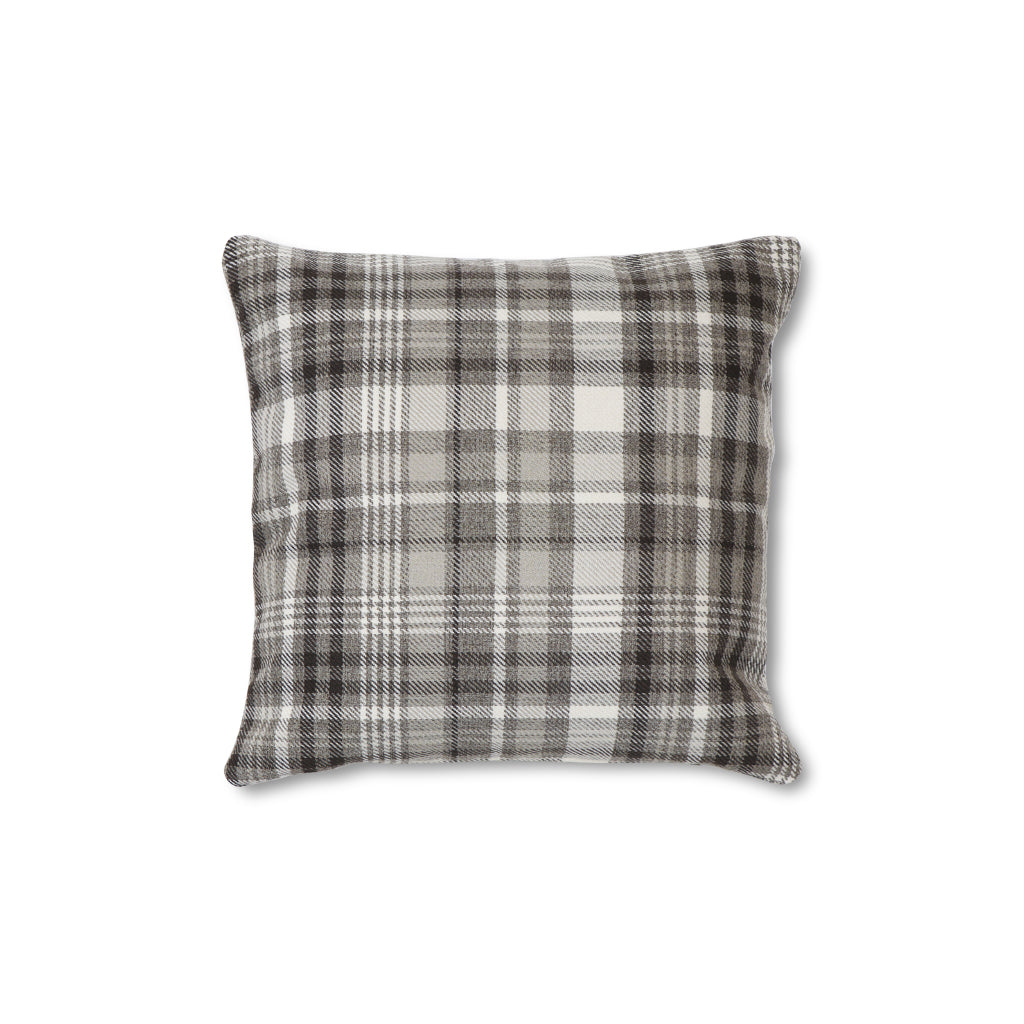 Almofada decorativa com padrão escocês