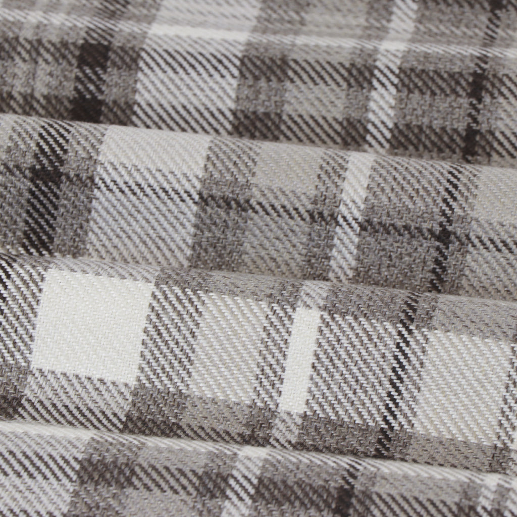 Almofada decorativa com padrão escocês