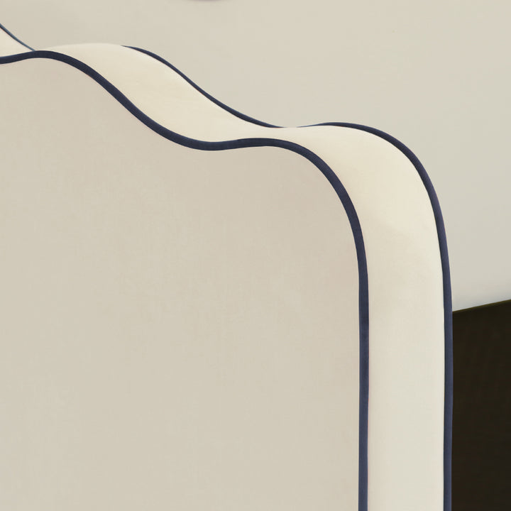 Cama de criança com arrumação