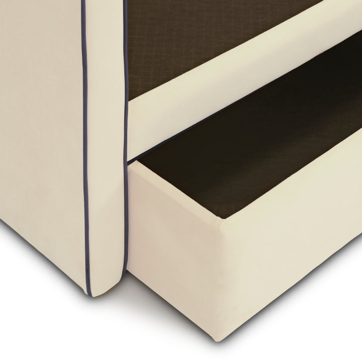 Cama de criança com arrumação