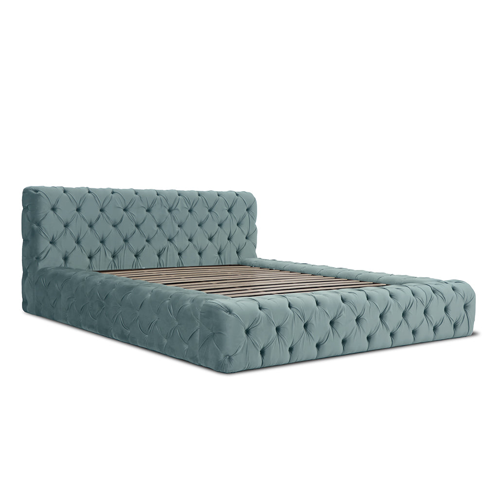Cama de luxo com arrumação