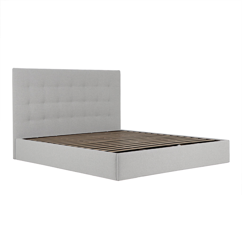 Cama com arrumação em tecido