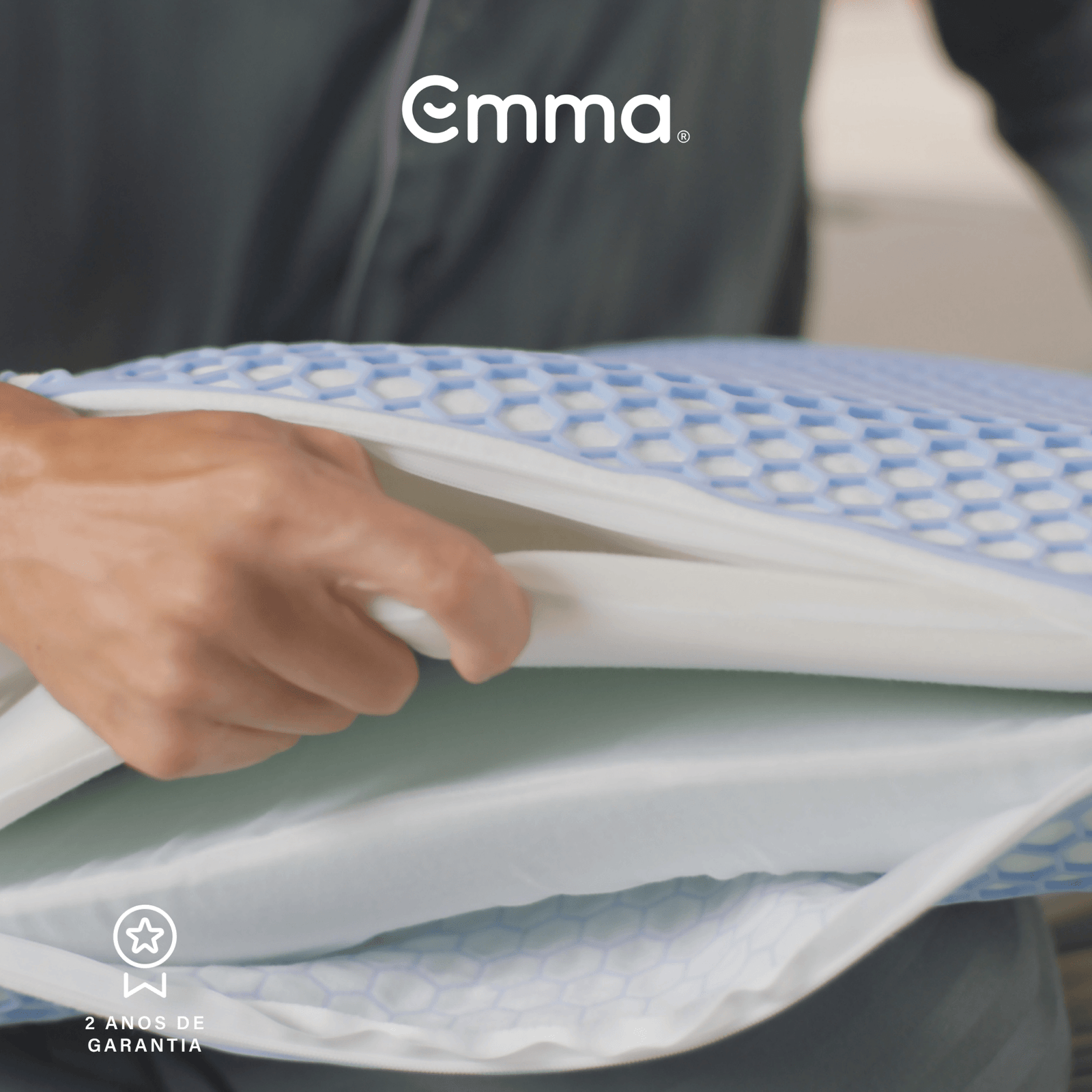 Almofada Emma Original Elite com tecnologia AirGrid® e camadas ajustáveis para maior frescura e suporte ergonómico.