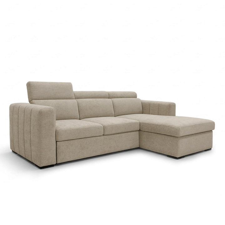 Sofá Gabi com chaise longue, arrumação elevatória e função sofá-cama, estofado em tecido bege de estilo contemporâneo.