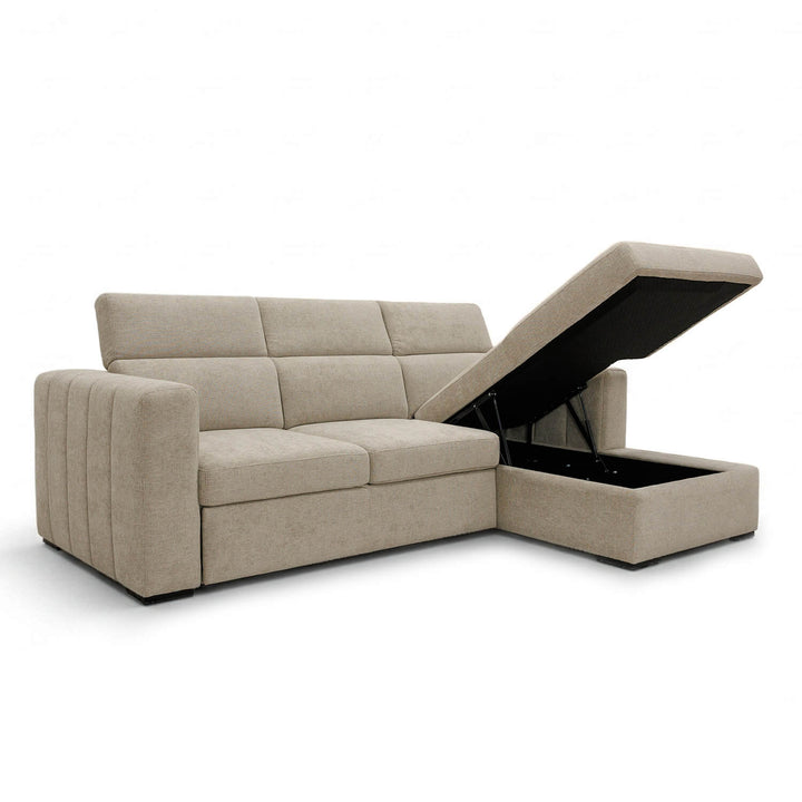 Sofá Gabi com chaise longue, arrumação elevatória e função sofá-cama, estofado em tecido bege de estilo contemporâneo.