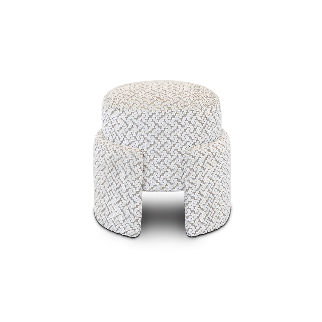 Puff Tokyo com design curvo e contemporâneo em tecido estampado, peça decorativa para sala moderna
