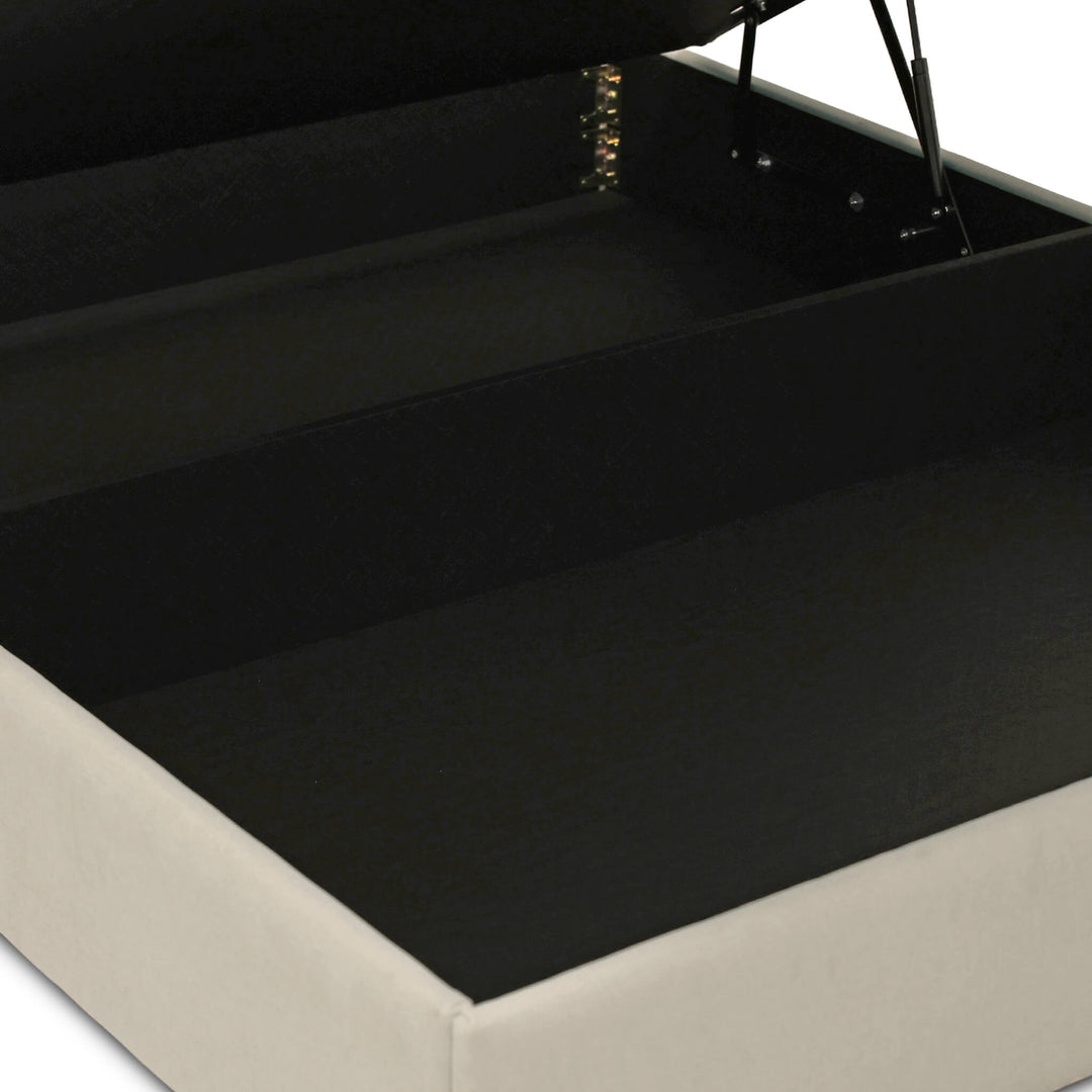 Sommier branco com arrumação de sistema elevatório