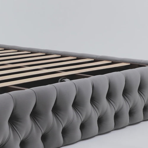 Cama com arrumação capitone